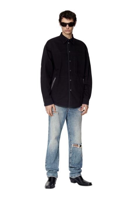 黒のディーゼル S-ダブス