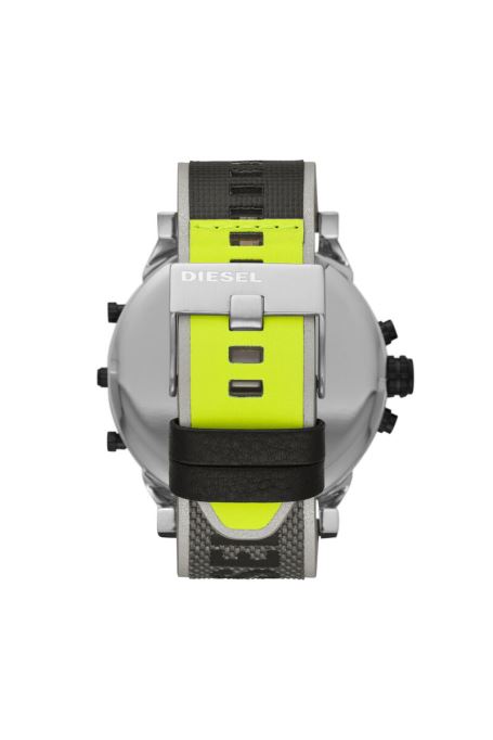 グレーのディーゼル Dz7429