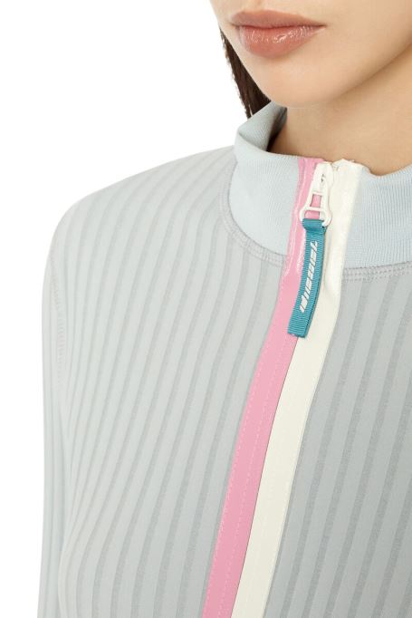 グレーのtリブディーゼル