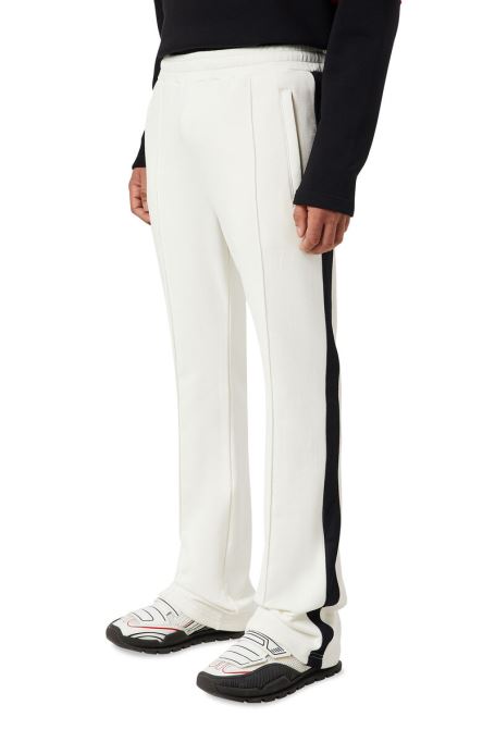 Pザンパー ディーゼルホワイト