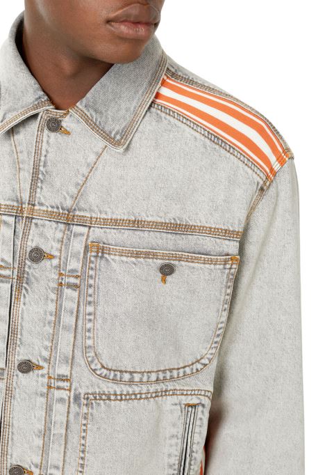 グレーのディーゼル D-bas