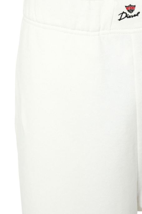 白のディーゼル P-マクロー