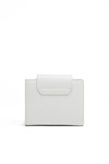 カミーユ ディーゼルホワイト