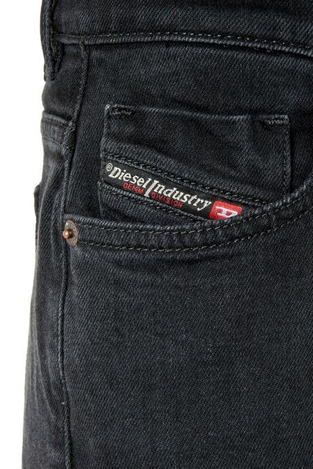 1978年 Z9c25 ブーツカットとフレア ジーンズ ディーゼル ブラック/ダークグレー