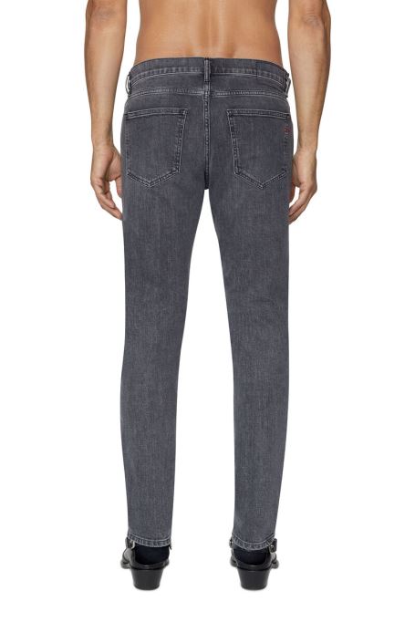 ブラック/ダークグレー ディーゼル 2019 D-strukt 09c47 スリムジーンズ