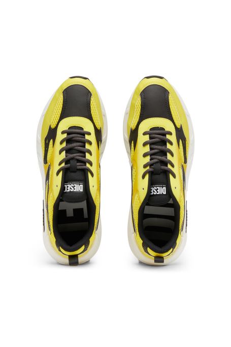 黄色のセレンディピティ スポーツ ディーゼル