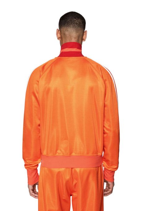 オレンジ色のディーゼル S-リボック