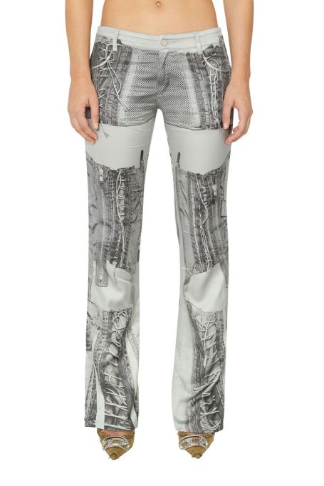 グレーのp-ネリー ディーゼル