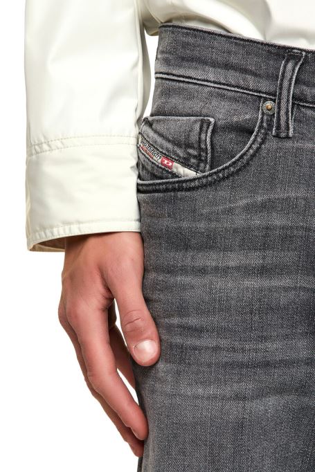 ブラック/ダークグレー ディーゼル 2005 D-fining 09a11 テーパード ジーンズ