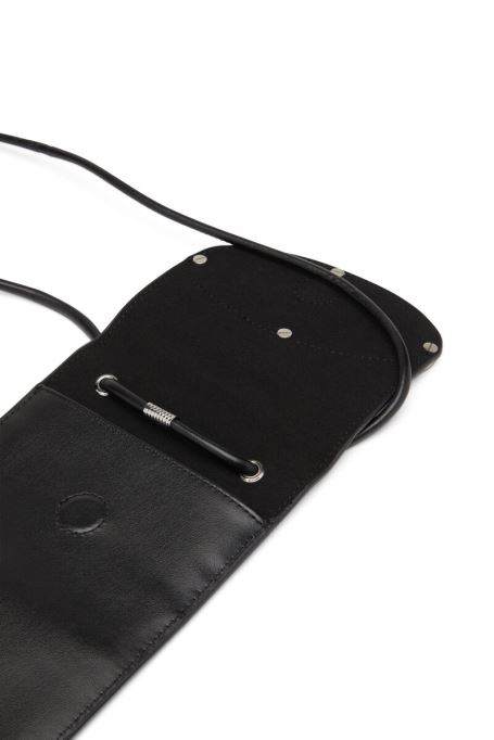 ブラックディーゼルフォンネスト