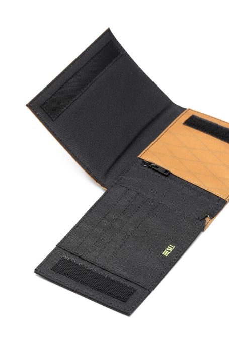 ディーゼル スリーフォールド ブラウン