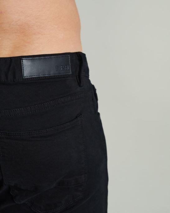 サクソン スキニー ディーゼル ブラック