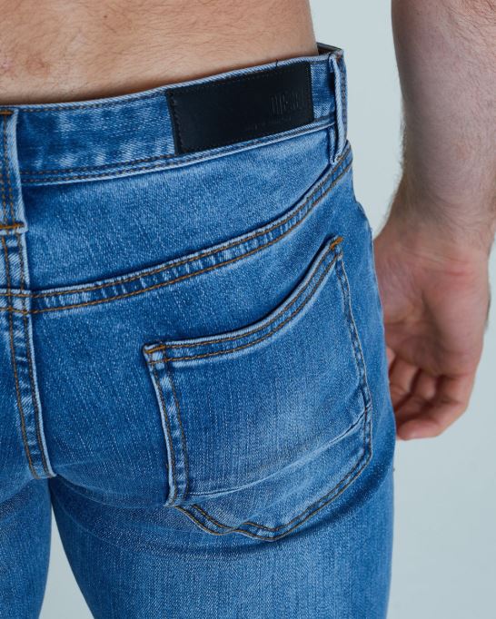 ディーゼル サクソン スキニーフィット ライトブルー