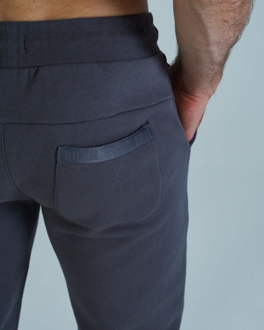 フィン・ジョガー・バサルト・ダーク・ディーゼル・グレー