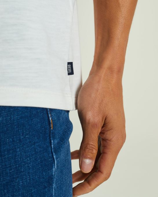 ホワイト・マティス・ティー・ダヴ・ディーゼル