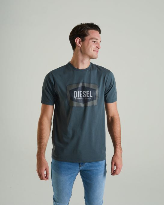 ピーター・ティー・ヴェルディ・グリーン ディーゼル・グリーン