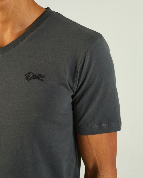 グリーンベーシックスコットvネックシャツパイングリーンディーゼル