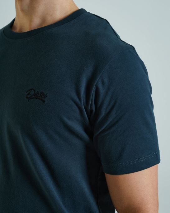 ベーシックなスコット・オーネックシャツ ボンドグリーン ディーゼルグリーン