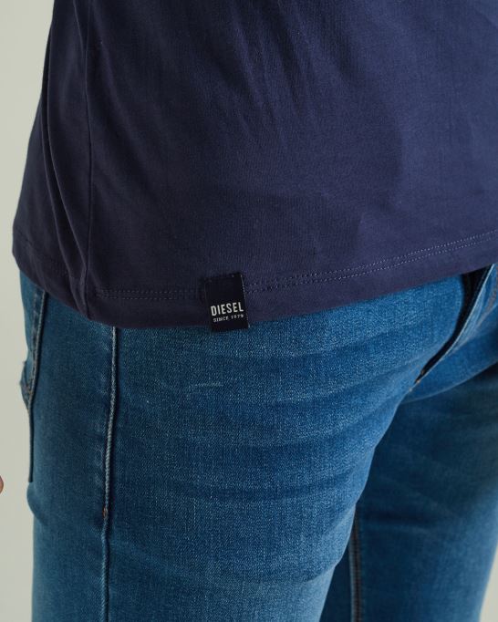 ベーシックなスコットオーネックtシャツ ピュアネイビー ディーゼル