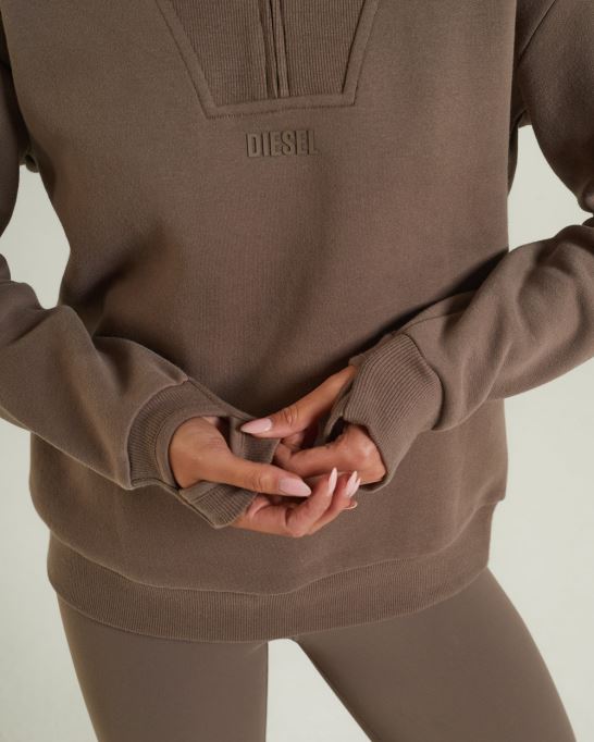 ブラウン ディーゼル エンジェル ハーフジップ トープ