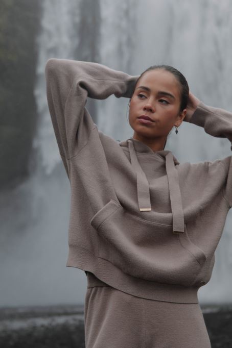 ベージュ アミリア フード ミンク ディーゼル