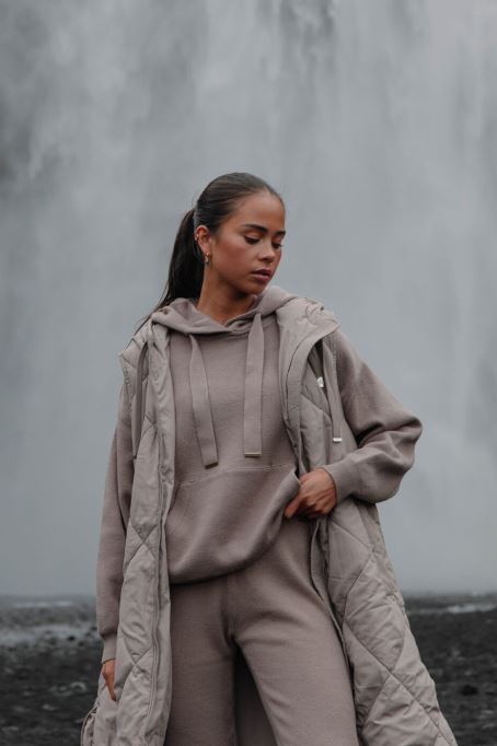 ベージュ アミリア フード ミンク ディーゼル