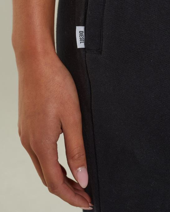 ナンシー・ジョガー ディーゼル ブラック