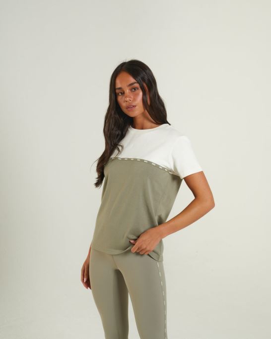 砂のようなtシャツ ダスティ セージ ディーゼルグリーン