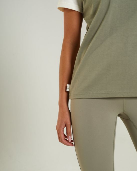 砂のようなtシャツ ダスティ セージ ディーゼルグリーン