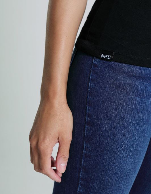 クララ V ネック ベーシック ディーゼル ブラック