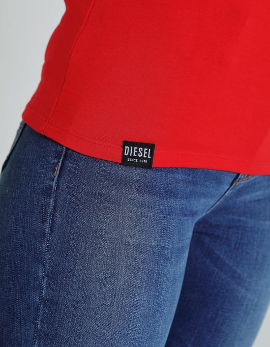 クララヴネックベーシックバーミリオンレッドディーゼル