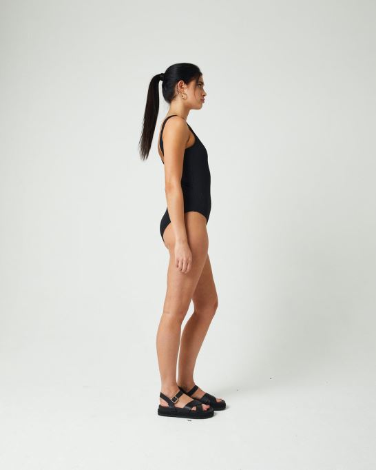 ディーゼルニッキー水着黒