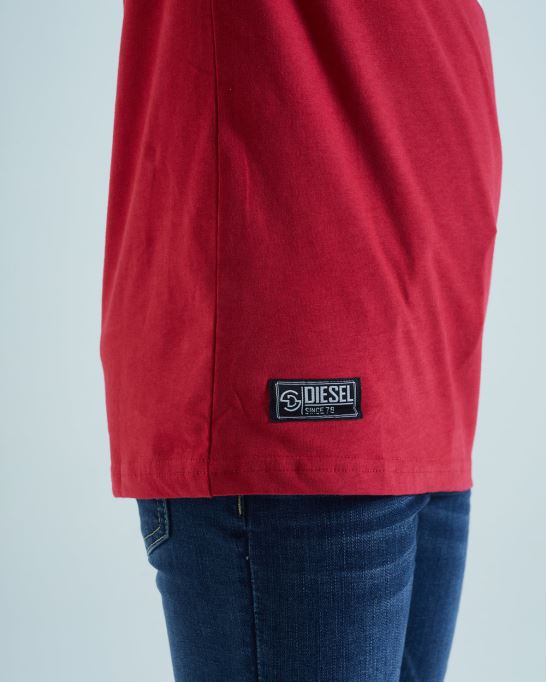 ホワイトディーゼルドイルレッドティー。