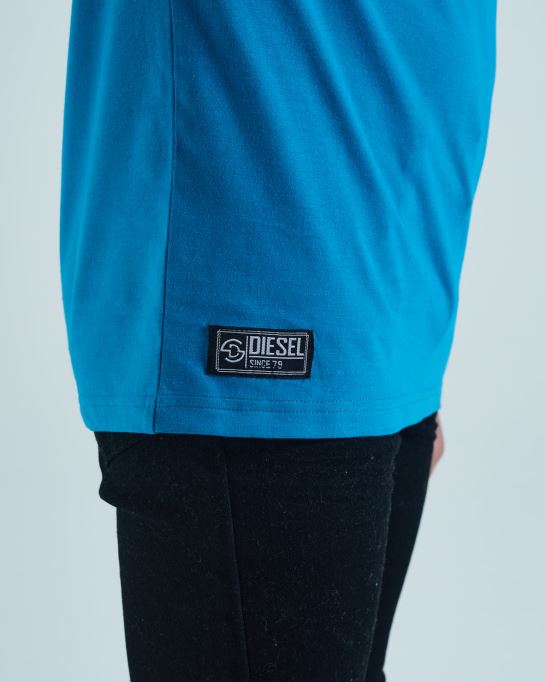 ホワイトディーゼルゴーディティーシーブルー。