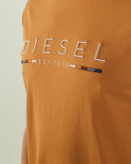 ピンクのファブリックシオ・ティー・メープルリーフ・ディーゼル