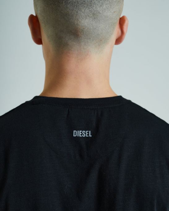 ディーゼル サノス ティー ニュー ブラック イエロー