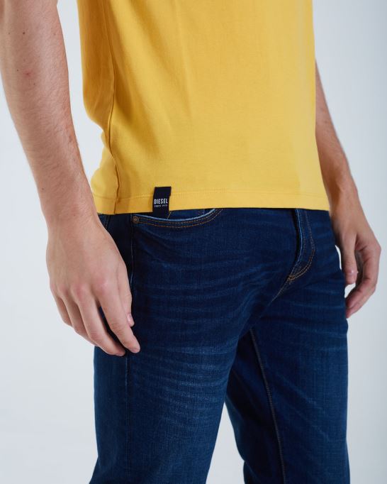 ベーシックなスコットオーネック ミネラルイエロー ディーゼルグリーン