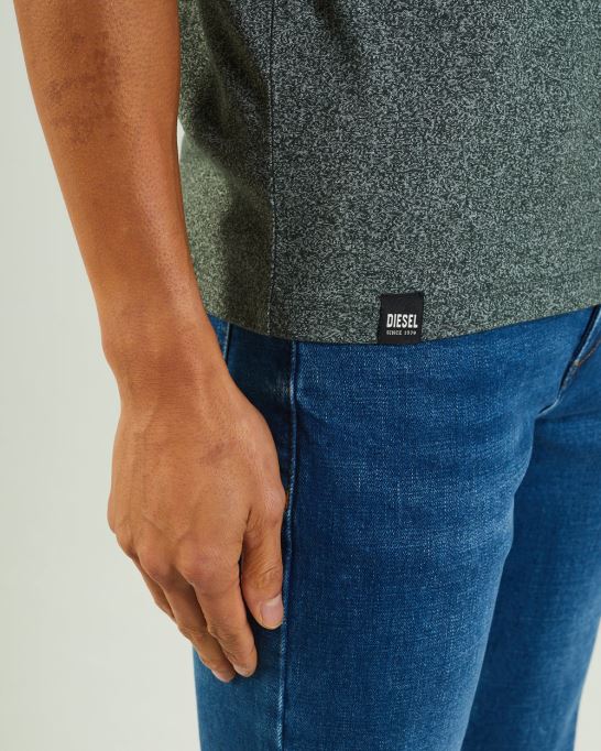 ブラウン ディーゼルベーシック マットオーネック パイングリーン