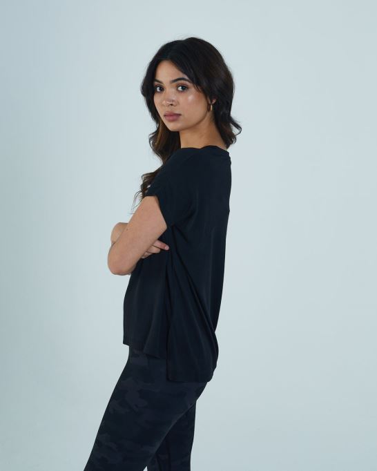 ディーゼルレイクtシャツブラックピンク