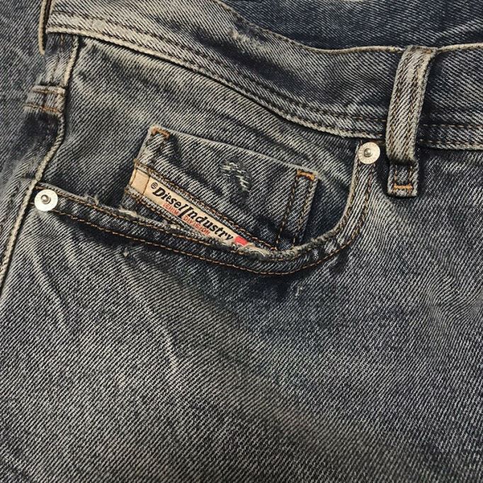 ディーゼル ダグ Xp 084zs メンズ ジーンズ レギュラー ストレート ディストレス ブルー デニム製