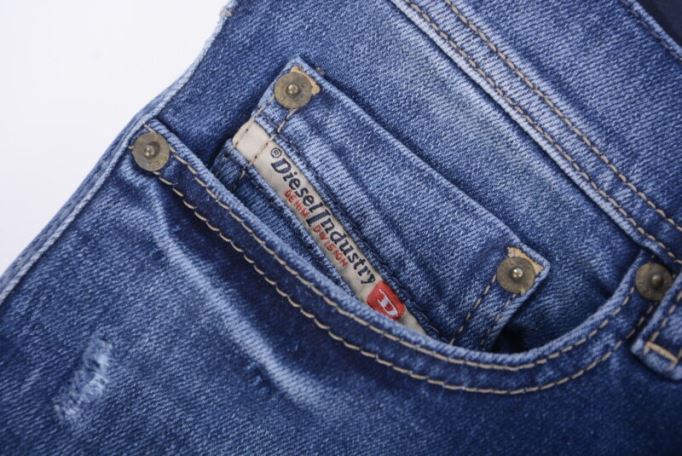 ディーゼル テッパー 084gg メンズ デニム ジーンズ ディストレスト ストレッチ スリム フィット キャロット